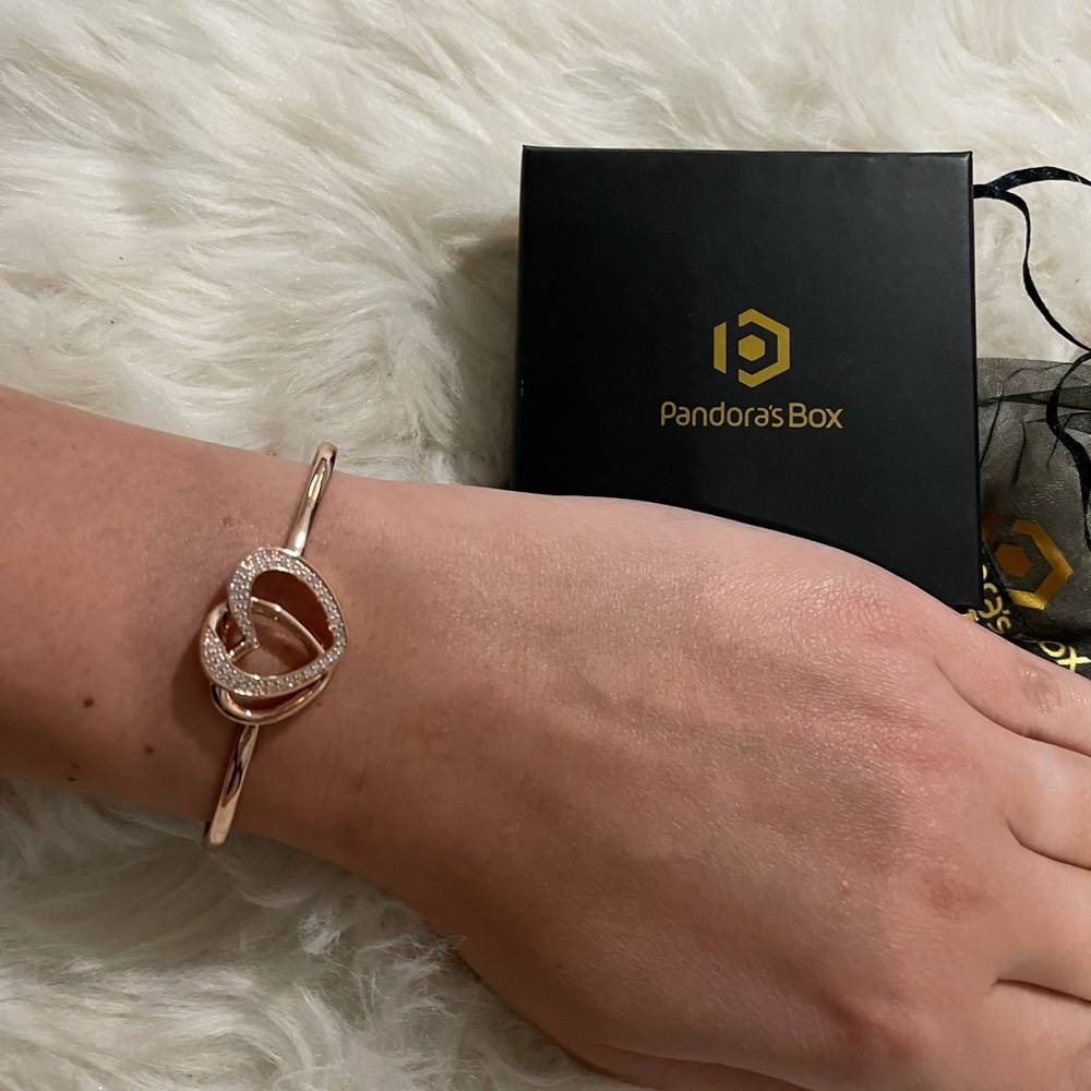 Rose gold Pandora mothers love bracelet